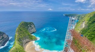 Streit um Glasaufzug spaltet Bali - Baustopp auf Nusa Penida