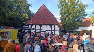 Bauernmarkt in Bünde begeistert mit Genuss, Handwerkskunst und toller Stimmung