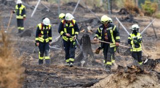 Brand in Thüringen unter Kontrolle - Neue Taktik in Sachsen