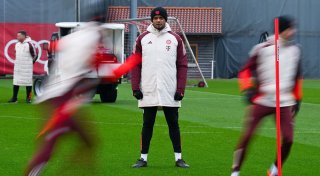 Nicht nur im Jubiläum: Neuer fehlt dem FC Bayern länger
