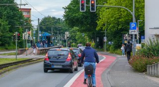Statt Einbahnstraße: Umstrittene Radroute zur Bielefelder Uni geht an Schüco-Arena vorbei