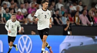 Eintracht-Chef: Koch derzeit bester deutscher Abwehrspieler