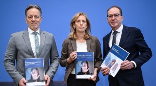 Gewalt gegen Frauen - und was die Politik dagegen tut