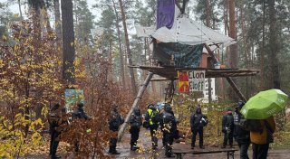 Polizei löst Tesla-Protestcamp komplett auf