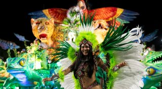 Spektakel am Zuckerhut: Karnevalsumzüge im Sambodrom in Rio