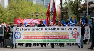 Ostermärsche im Zeichen der Friedenstaube