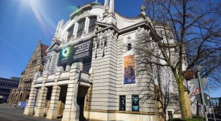 Theaterbesuch in Bielefeld wird immer teurer: Was das für Besucher bedeutet