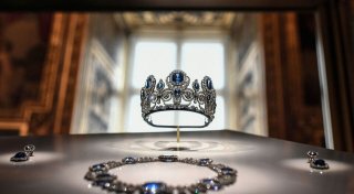Mit Polizeieskorte: Pariser Louvre verlegt Juwelen