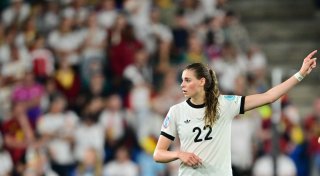 Brand und Kett im Team des Turniers bei Frauen-EM