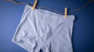 Krebs früh erkennen: So tastet man(n) seine Hoden ab