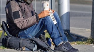 Dreister Dieb stiehlt Spenden eines Bielefelder Obdachlosen