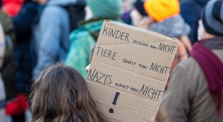 Zur Demo mit Kind? Diese klare Meinung vertreten Pädagogen