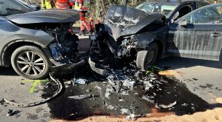 Katze ausgewichen: Mehrere Verletzte nach Frontalcrash in Rödinghausen