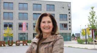 Von der Vorzeige-Migrantin zur Ratsfrau: Roze Özmen verlässt Delbrücker Politik