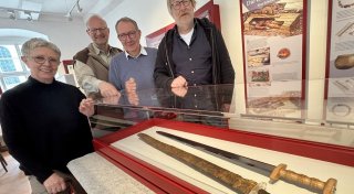 Schatzkammer des Paderborner Landes: Sonderausstellung zeigt 1.400 Jahre altes Sintfeld-Schwert