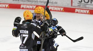 Kölner Haie zittern ums DEL-Halbfinale - Ingolstadt führt