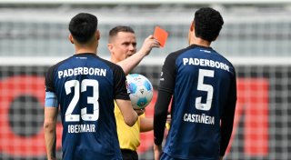Fünfter Platzverweis: SC Paderborn ringt gegen Düsseldorf mit seiner Kartenflut