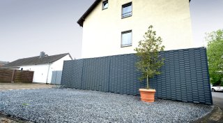 Trotz behördlicher Anordnung: Herfords steinerne Gärten verringern sich nur langsam