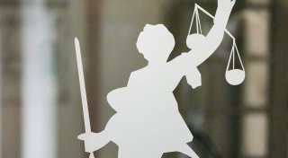 Tod nach Besuch in Tattoostudio - Prozess geplatzt