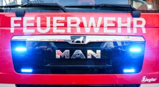 Defekt am Sitz: Feuerwehr befreit Frau aus Oldtimer