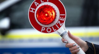 Kinder auf der Rückbank: Illegales Autorennen auf der B68 bei Lichtenau