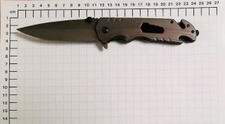 Mann soll Reisende in Zug zwischen Kassel und Altenbeken mit Messer bedroht haben