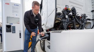 Highspeed-Strom für E-Lkw: Erster Megawatt-Ladepark an A2 eröffnet