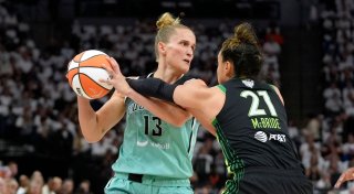 Fiebich und Sabally einen Sieg von Titel entfernt