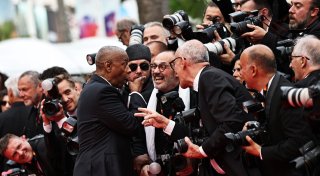 Denzel Washington ermahnt Fotografen und erhält Ehrenpreis