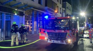 Feuerwehreinsatz in der Paderborner Rosenstraße: Nachbar meldet Flammenschein