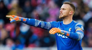Leverkusen offenbar mit Ex-Freiburg-Keeper Flekken einig