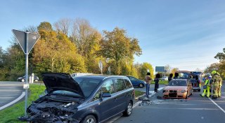 Zwei Verletzte bei Unfall auf der Warburger Straße in Paderborn