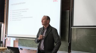 Hochschul-Aus in Höxter: Viele Fragen der Studenten bleiben offen