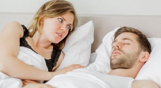 Zusammen schläft's sich schlecht? Was Paaren hilft
