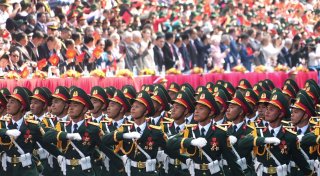Vietnam feiert 50 Jahre Kriegsende - riesige Militärparade