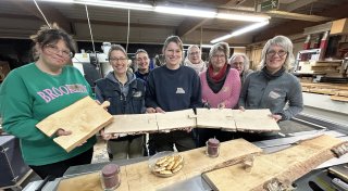 Einzigartige Workshops in Bad Oeynhausen: In dieser Tischlerei dürfen Laien Maschinen bedienen