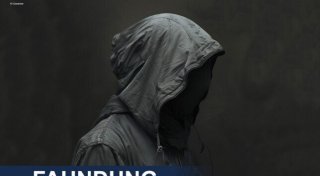 Mit Foto der Gesuchten: Frau soll Senioren in Bielefeld um Geld gebracht haben