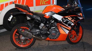 Kollision bei Steinheim: Fordfahrer übersieht junge Motorradfahrerin