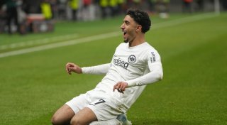 Traumtor von Marmoush: Frankfurt besiegt Slavia Prag