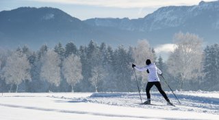 Ski mit neuem Knie: Geht Wintersport mit Kunstgelenk?