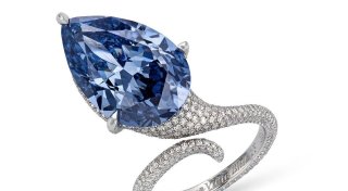 Blauer Diamant aus Promi-Besitz bringt bei Auktion Millionen