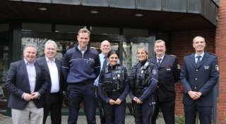 Weihnachtsbesuch auf Herforder Wachen: Landrat und Bürgermeister sagen Danke