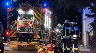 Feuerwehreinsatz im Bielefelder Osten: Brand zerstört Wohnung eines Pärchens