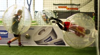 Bubble Soccer, Hallenfußball und Co. im Kreis Gütersloh: Die besten Indoor-Sportangebote