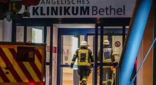 Nächtlicher Feuerwehreinsatz im Kreißsaal eines Bielefelder Krankenhauses