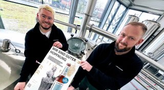 Vom Zufall zum Glücksfall: „Bielefelder Flutlicht“-Bier feiert 10. Geburtstag
