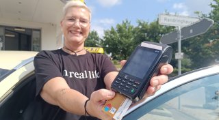 Kartenzahlung: Erstes Taxiunternehmen in Bünde setzt auf bargeldloses Bezahlen