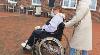 22-Jährige schwer krank: Schwester im Kreis Gütersloh bittet dringend um Hilfe