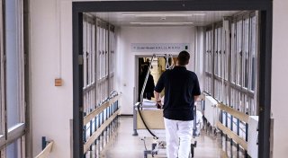 Deutlich mehr junge Frauen wegen Essstörung im Krankenhaus