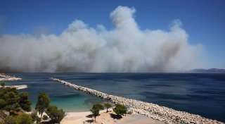Riesige Rauchwolken: Feuer bei Marseille ängstigt Bewohner